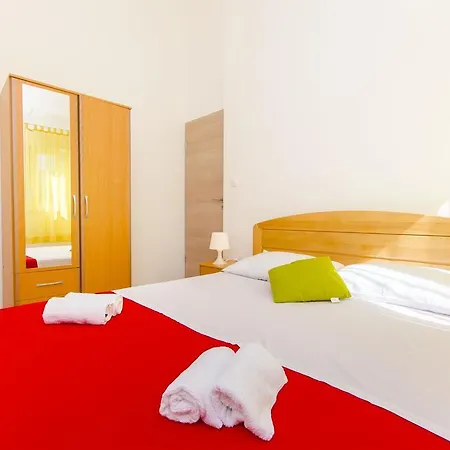 Pava * Donji Okrug (Ciovo)