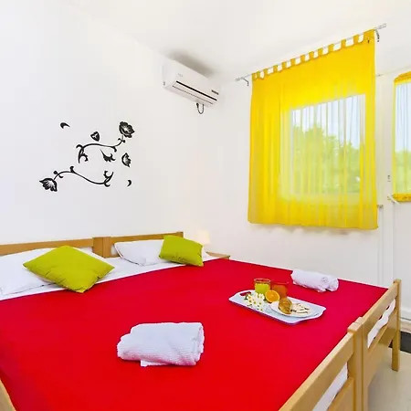 Appartamento Pava Donji Okrug (Ciovo)